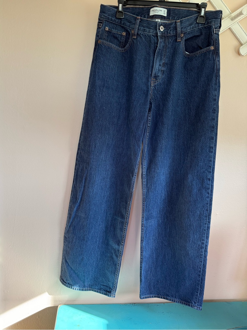 Women’s Abercrombie & Fitch Relaxed Straight Jeans in Dark Blue
